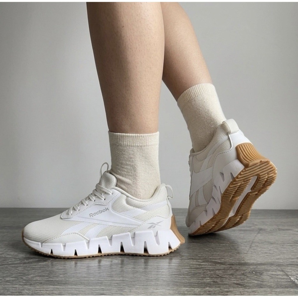 Reebok Zig Dynamica 4 Women's Sneakers White Gum Sole Size 8.5 Style 4500006882